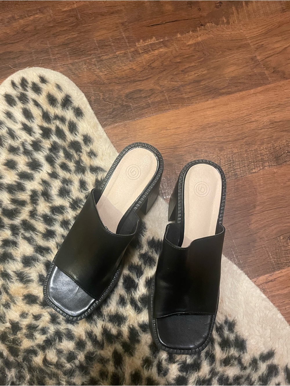 Urban Outfitters Black Platform Mule Heels - Picture 2 of 5